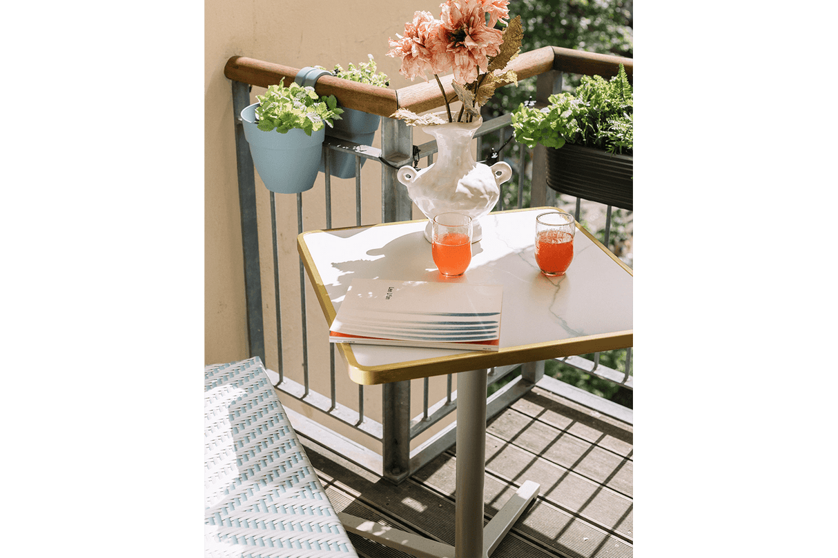 Florine cafébord med aluminiumsben 60 x 60 cm