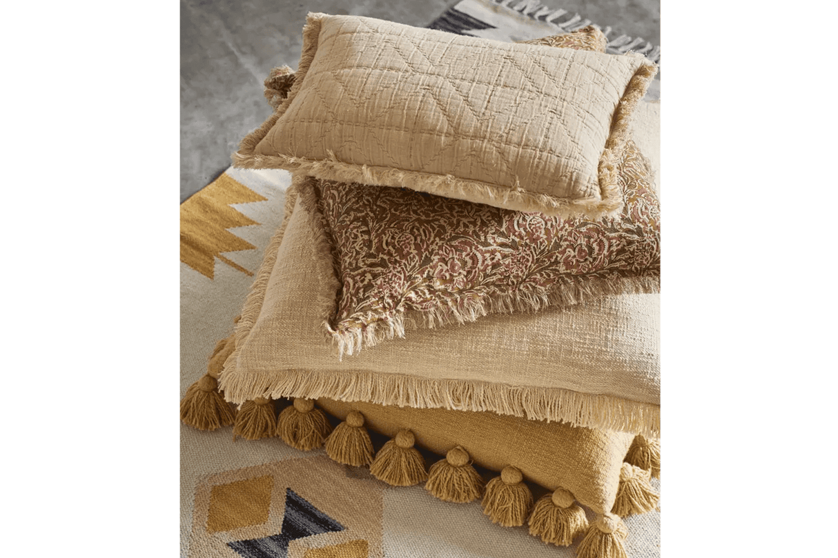 Blomstret pudetræk med frynser 50 x 50 cm