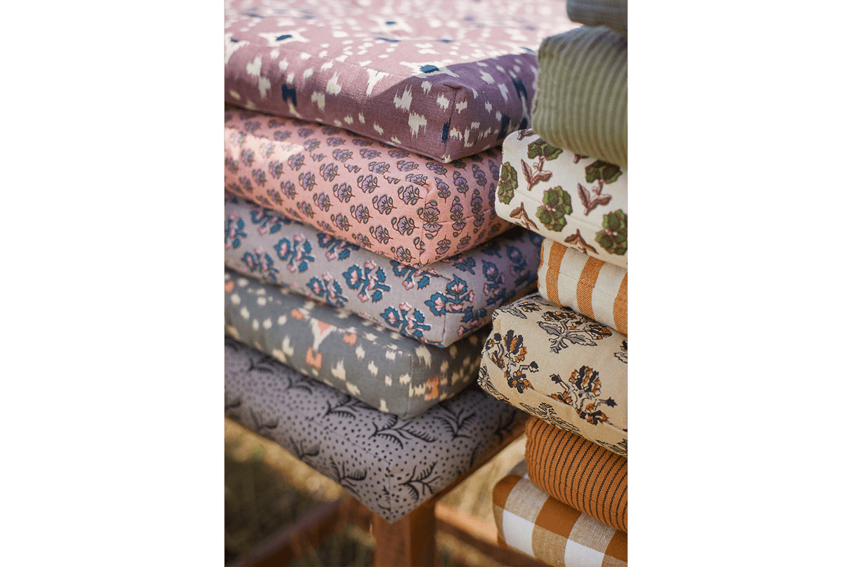 Siddehynde med print 45 x 45 cm