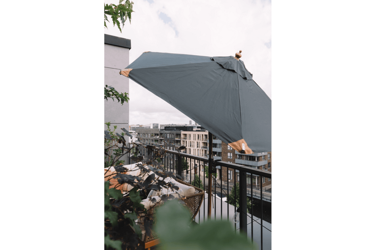 Parilla ensfarvet parasol med knæk Ø200 cm