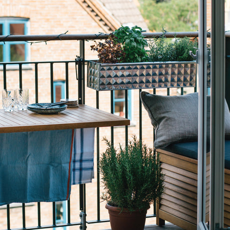 Mangler du også plads på altanen?