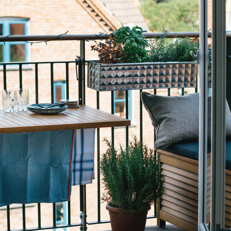 Mangler du også plads på altanen?