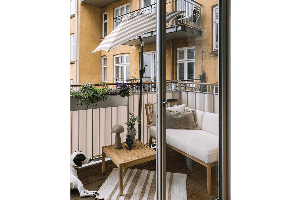 Frida stribet parasol med hejs og knæk Ø160 / Ø200 cm