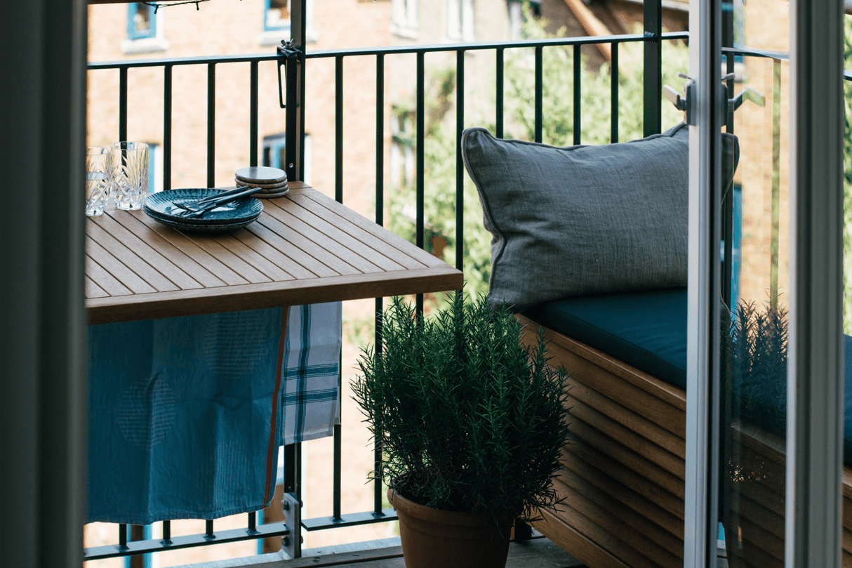 Alma teak hængebord med tørrestativ 100 x 60 cm