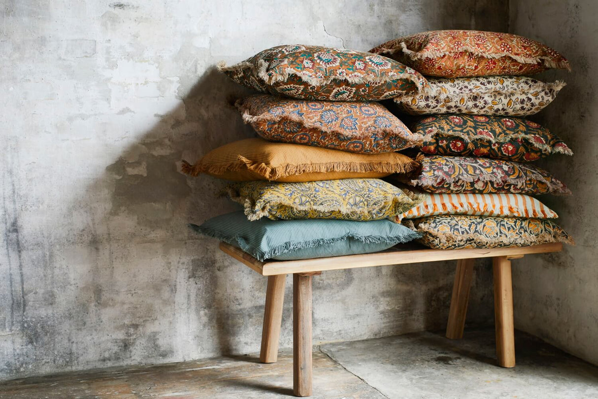 Nålestribet pudetræk med frynser 50 x 50 cm