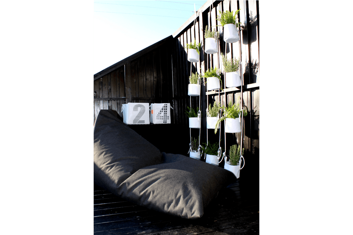 Vertikal blomsterophæng til væg og loft